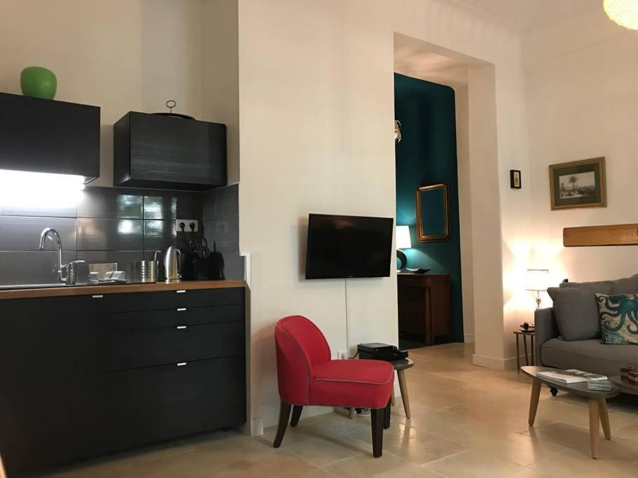 Homelivia, Luxueux Appartement Avec Jardin Prive Ницца Экстерьер фото